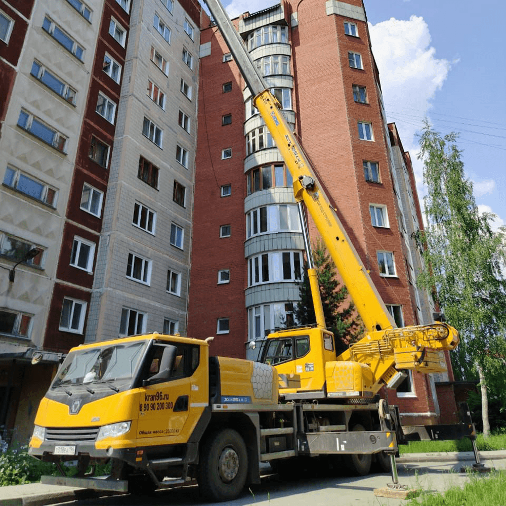 Желтый автокран XCMG XCT25L4 25 тонн, 34 метра